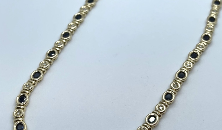 ketting-blauwe-steentjes