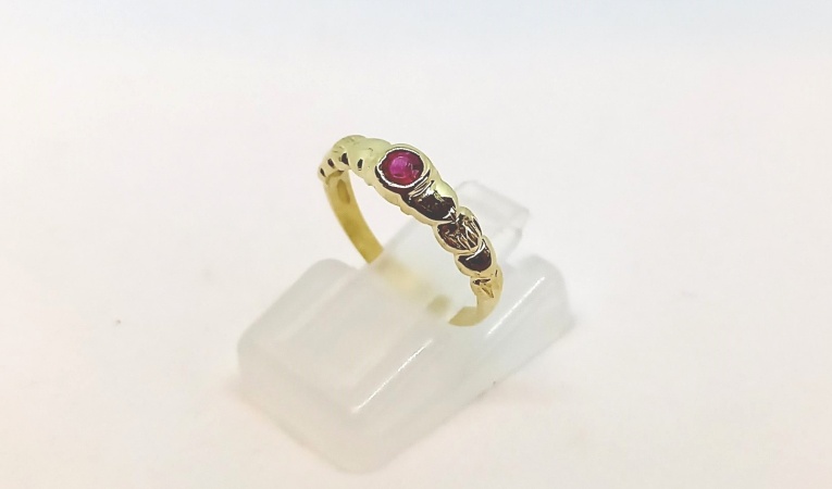ring-rode-steen