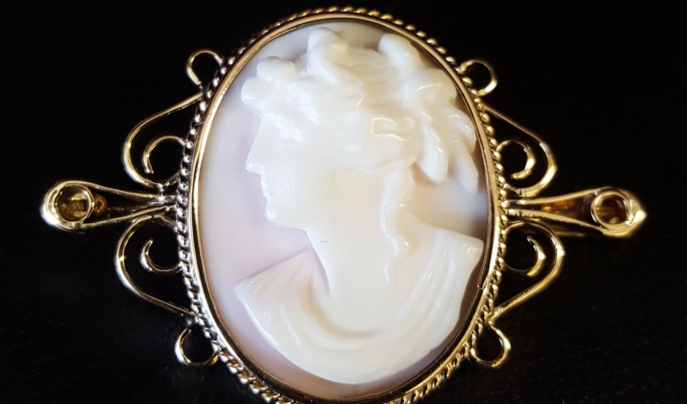 broche-camee