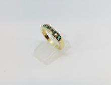 Ring groene stenen