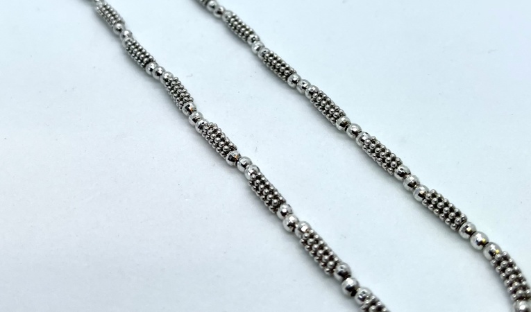 ketting-balletjes