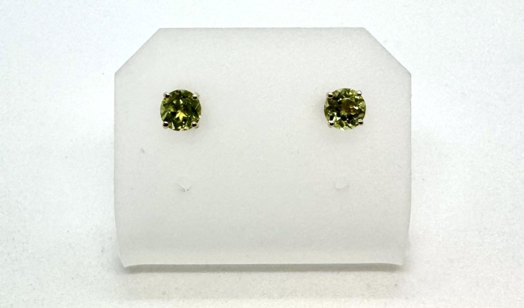 oorbellen-groene-steentjes