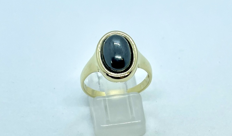 ring-grijzige-steen
