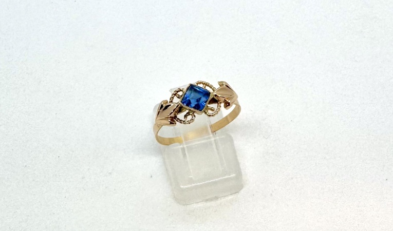 ring-blauw-steentje