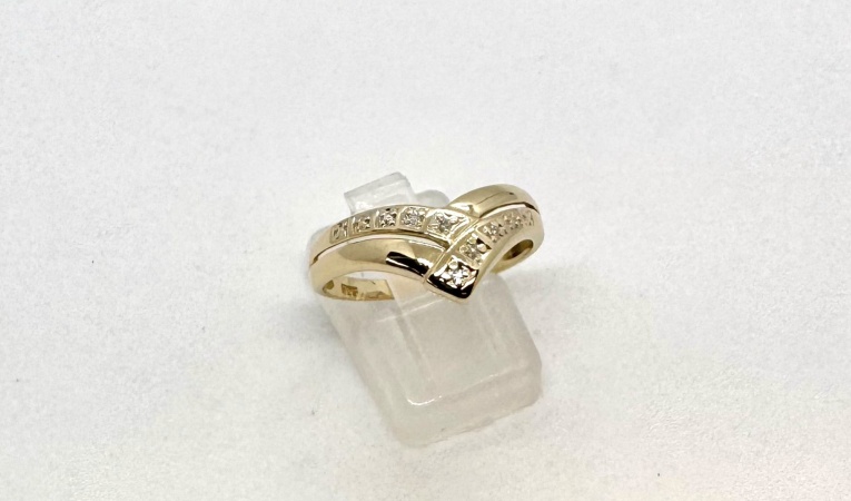 ring-v-model