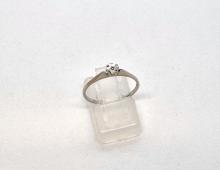 Ring wit goud diamantje